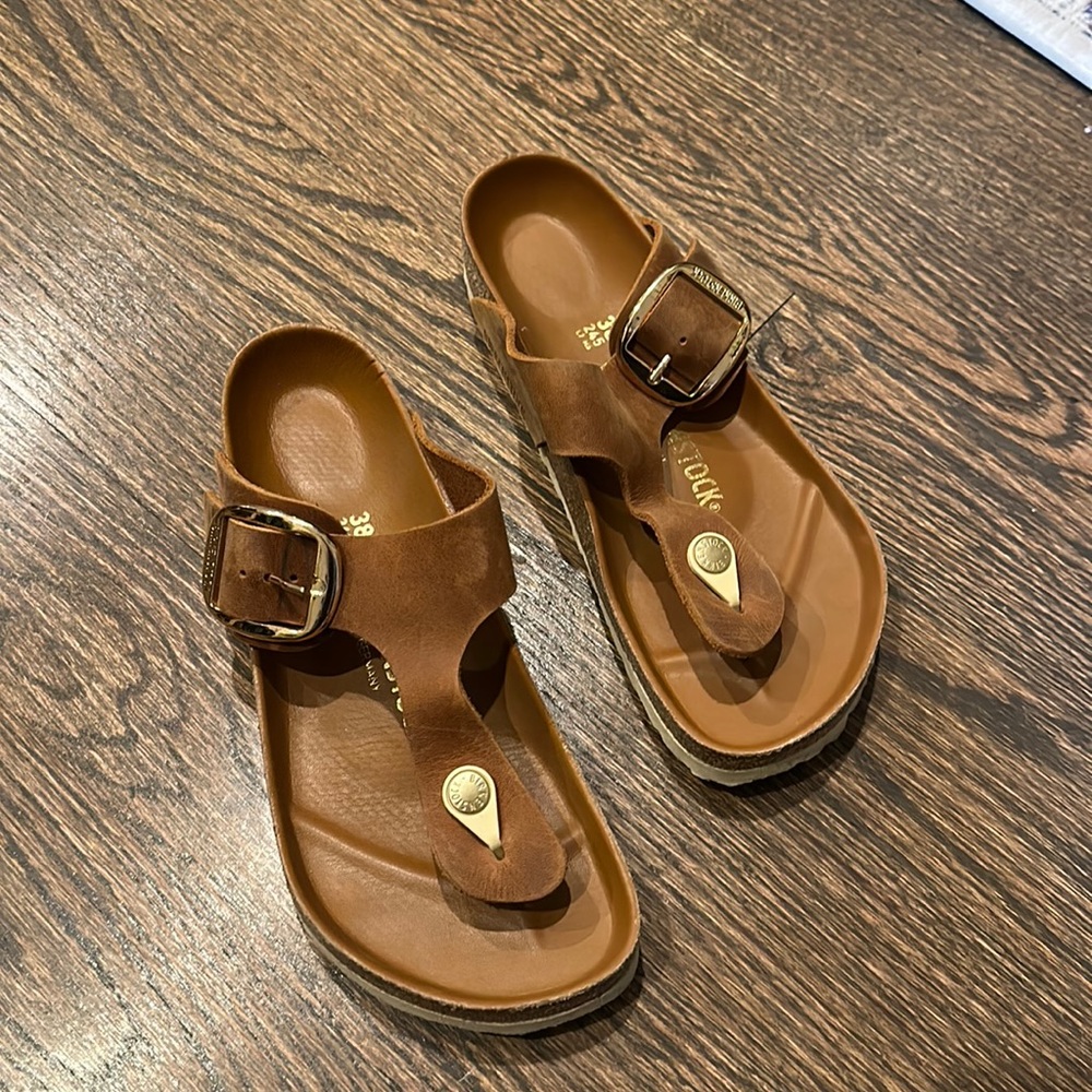 Birkenstock Leather Gizeh Big Buckle Sandal
